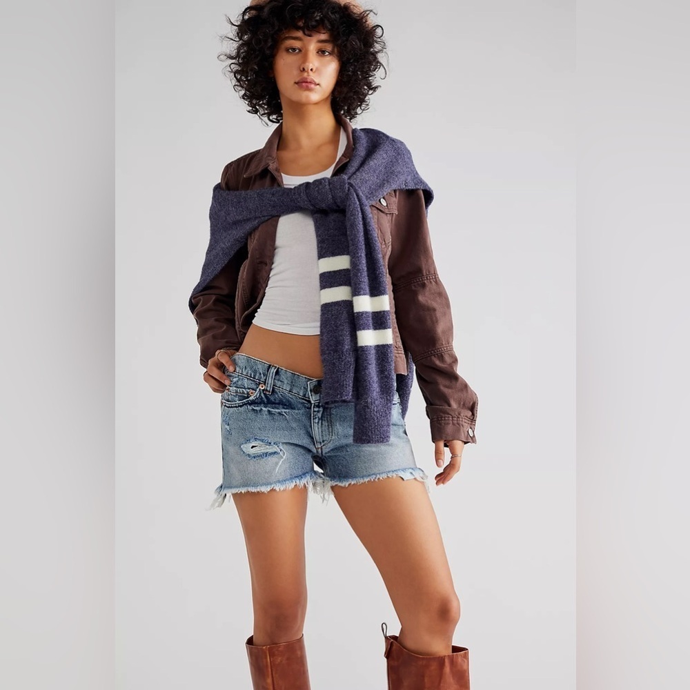 NWT Free People X SER.O.YA Lyle Shorts Denim in Sorrento Size 29 Distressed